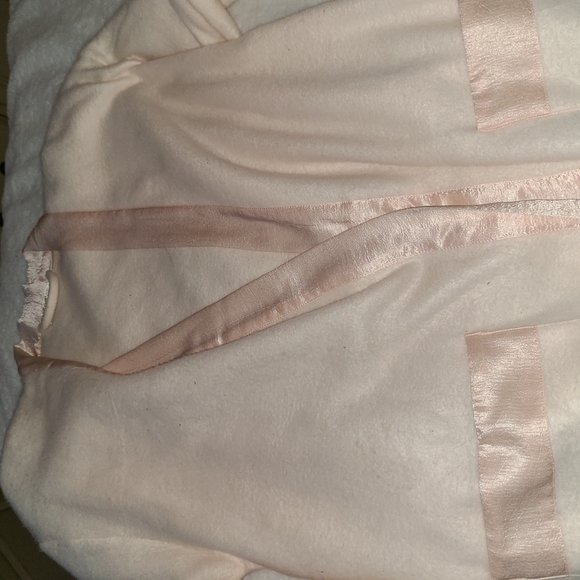 Victoria Secret Size Small Cozy & Warm Blush Robe - Picture 5 of 9